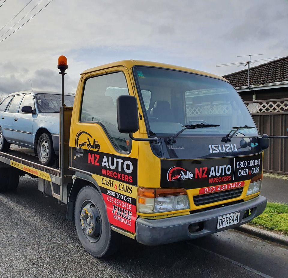 Trentham Wreckers tow truck